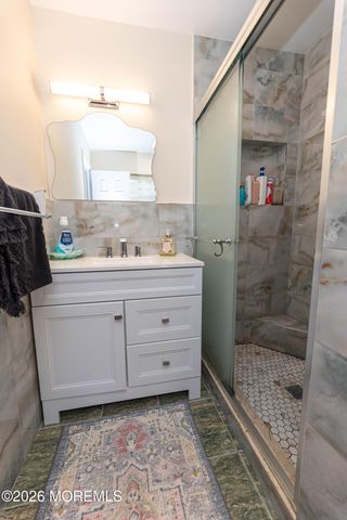 276 Longwood Drive 27-6, Englishtown, NJ 07726