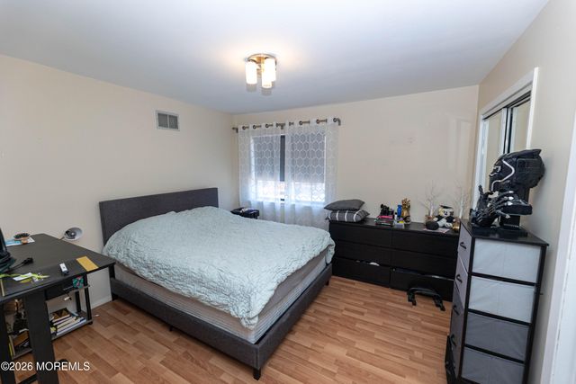 276 Longwood Drive 27-6, Englishtown, NJ 07726