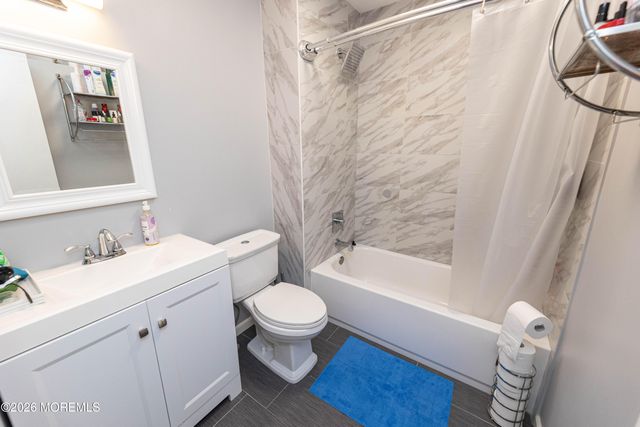 276 Longwood Drive 27-6, Englishtown, NJ 07726