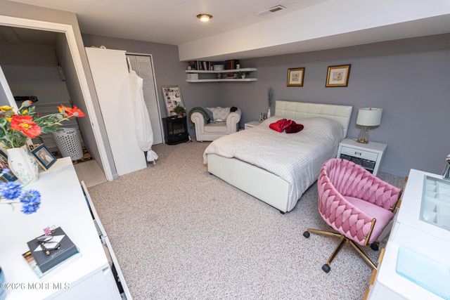 276 Longwood Drive 27-6, Englishtown, NJ 07726