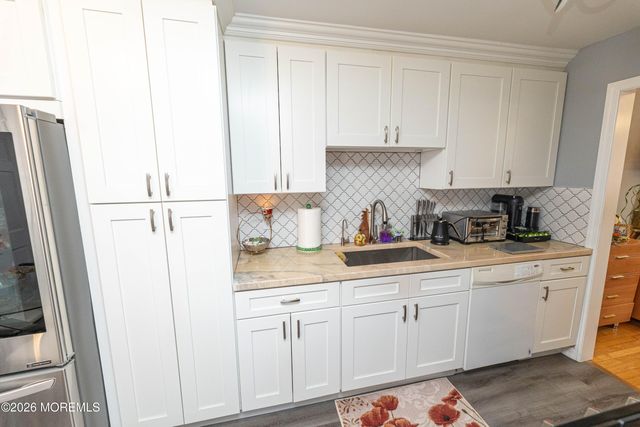 276 Longwood Drive 27-6, Englishtown, NJ 07726