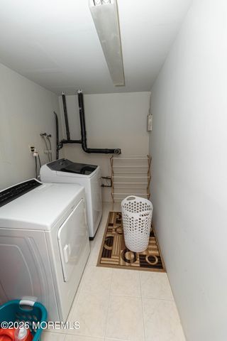 276 Longwood Drive 27-6, Englishtown, NJ 07726