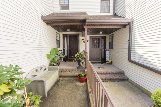 276 Longwood Drive 27-6, Englishtown, NJ 07726