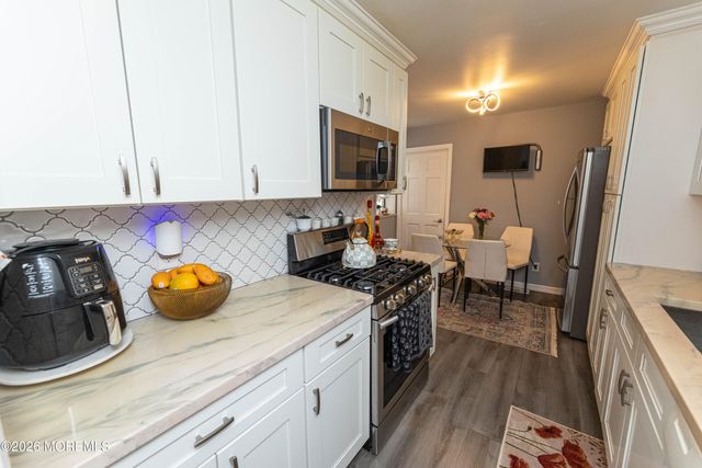 276 Longwood Drive 27-6, Englishtown, NJ 07726