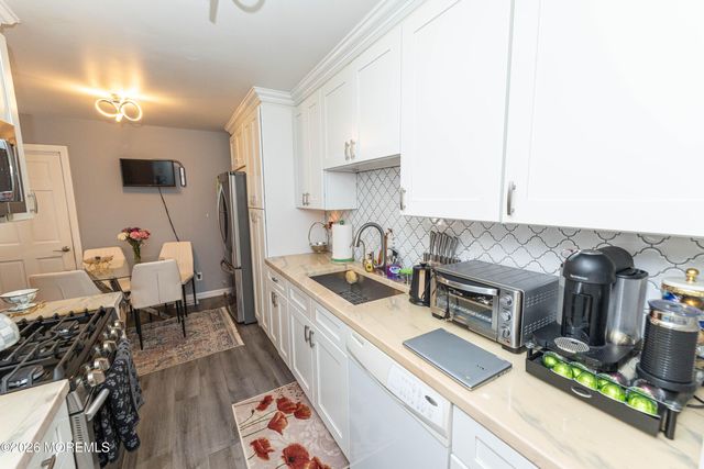 276 Longwood Drive 27-6, Englishtown, NJ 07726