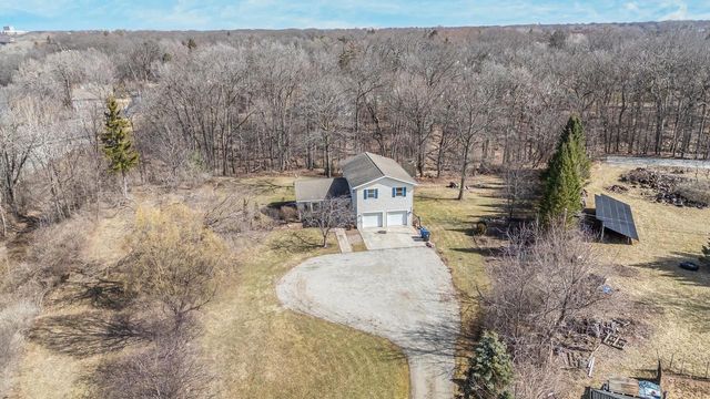 2190 CARLETON AVENUE, Appleton, WI 54915