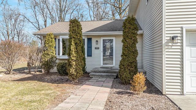 2190 CARLETON AVENUE, Appleton, WI 54915