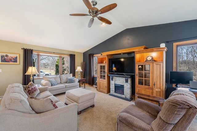 2190 CARLETON AVENUE, Appleton, WI 54915