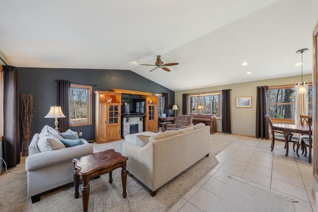 2190 CARLETON AVENUE, Appleton, WI 54915