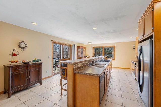 2190 CARLETON AVENUE, Appleton, WI 54915