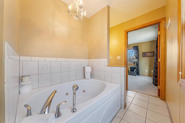 2190 CARLETON AVENUE, Appleton, WI 54915