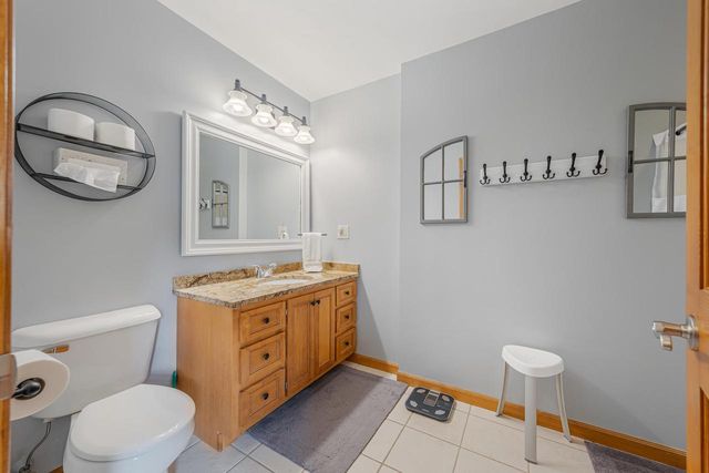 2190 CARLETON AVENUE, Appleton, WI 54915