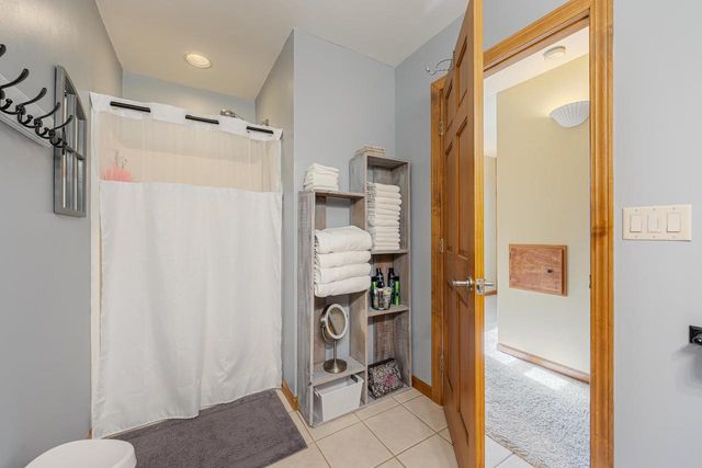 2190 CARLETON AVENUE, Appleton, WI 54915