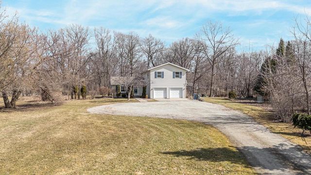 2190 CARLETON AVENUE, Appleton, WI 54915