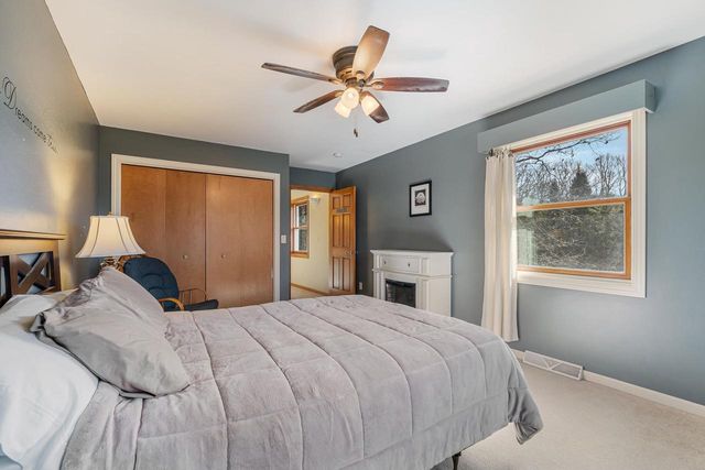 2190 CARLETON AVENUE, Appleton, WI 54915