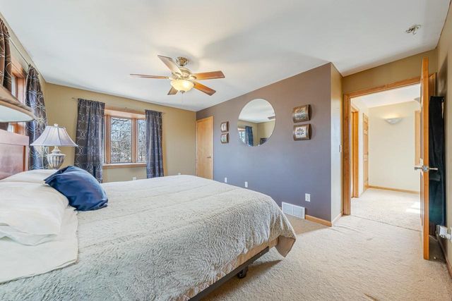 2190 CARLETON AVENUE, Appleton, WI 54915