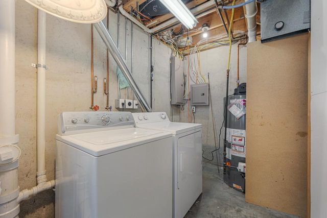 2190 CARLETON AVENUE, Appleton, WI 54915