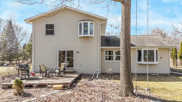 2190 CARLETON AVENUE, Appleton, WI 54915