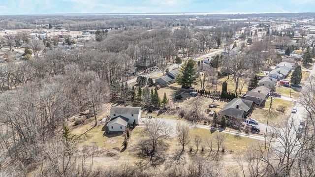 2190 CARLETON AVENUE, Appleton, WI 54915
