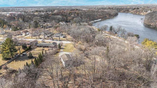 2190 CARLETON AVENUE, Appleton, WI 54915