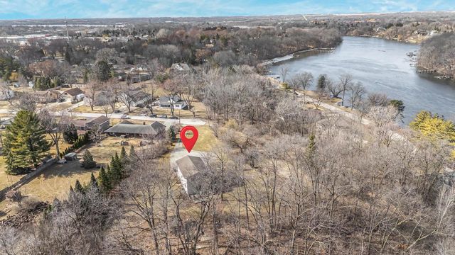 2190 CARLETON AVENUE, Appleton, WI 54915