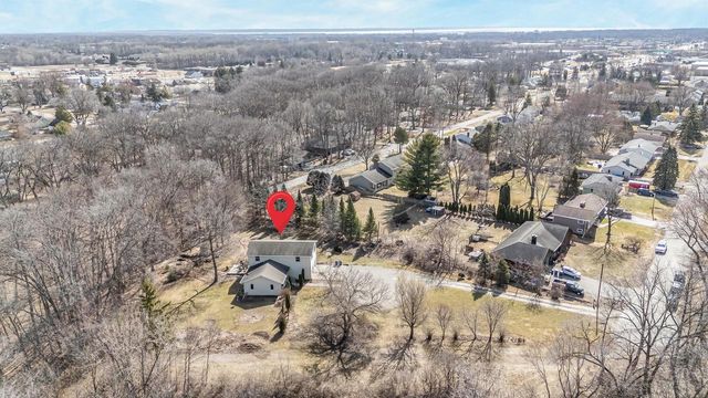 2190 CARLETON AVENUE, Appleton, WI 54915
