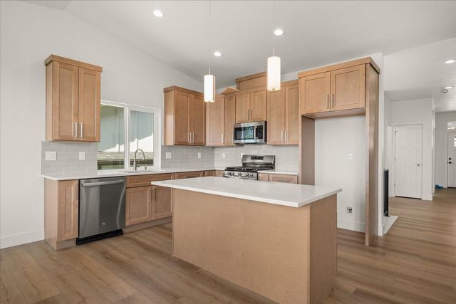 4233 W Tolliver Ct, Spokane, WA 99208