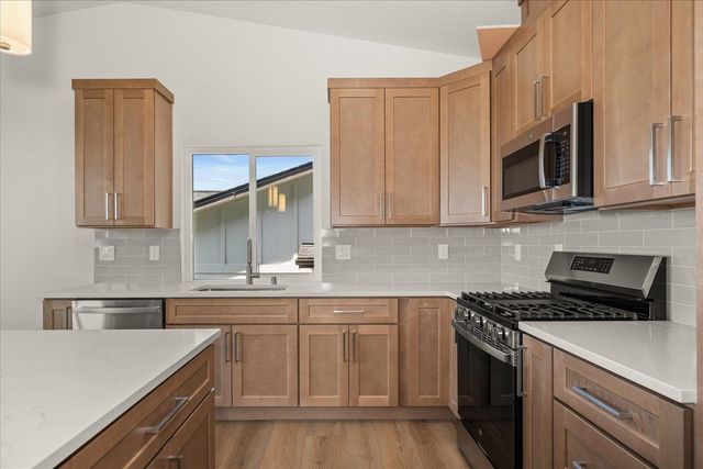 4233 W Tolliver Ct, Spokane, WA 99208