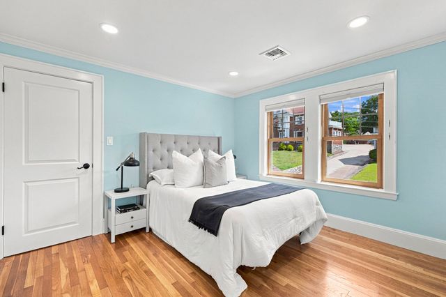 16 Rural Ave, Medford, MA 02155