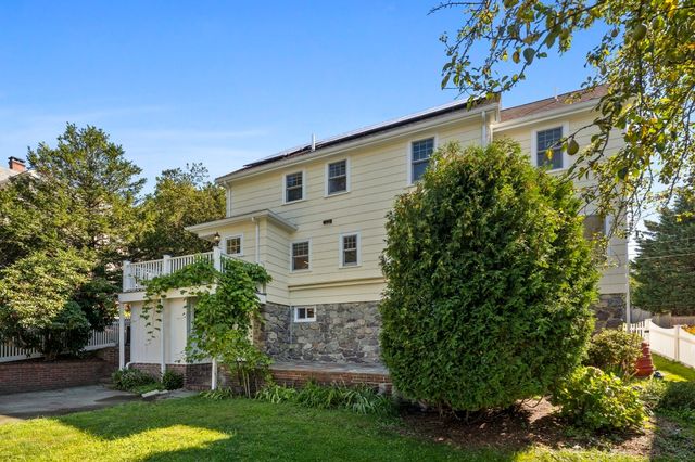 16 Rural Ave, Medford, MA 02155