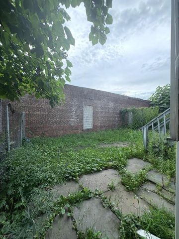 86 N 11Th St, Newark City, NJ 07107
