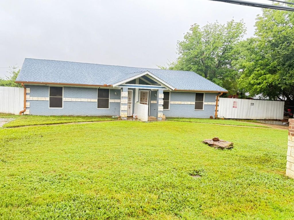 4244-4246 Fairlane Avenue, Fort Worth, TX 76119