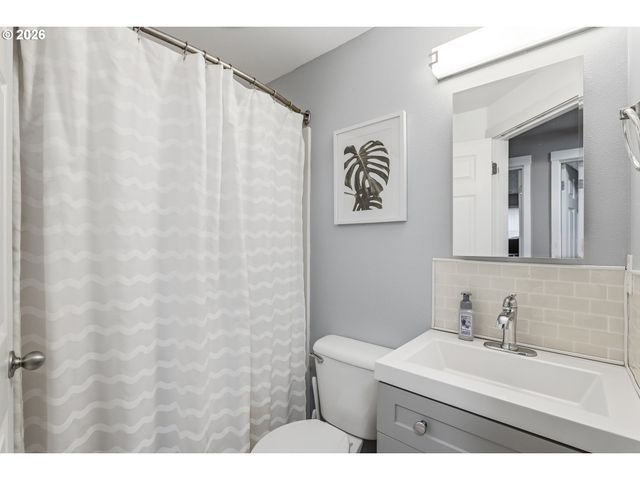 17383 Sw VINCENT St, Beaverton, OR 97078