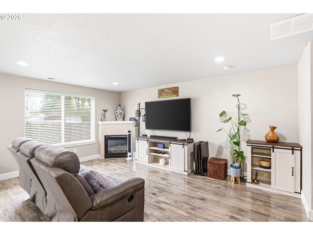 17383 Sw VINCENT St, Beaverton, OR 97078