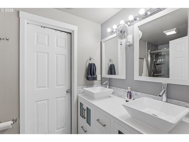 17383 Sw VINCENT St, Beaverton, OR 97078