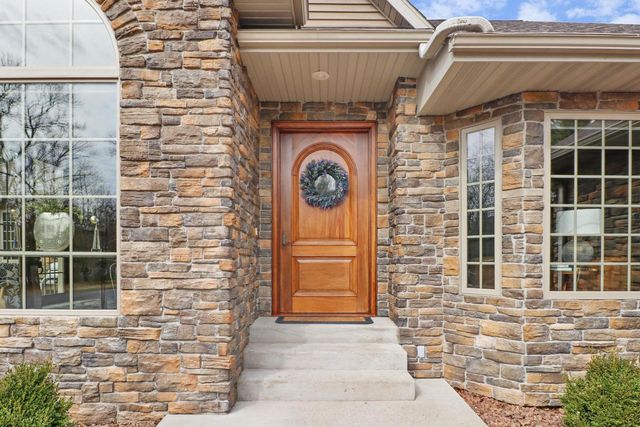 S2051 Park Lane Circle, Reedsburg, WI 53959