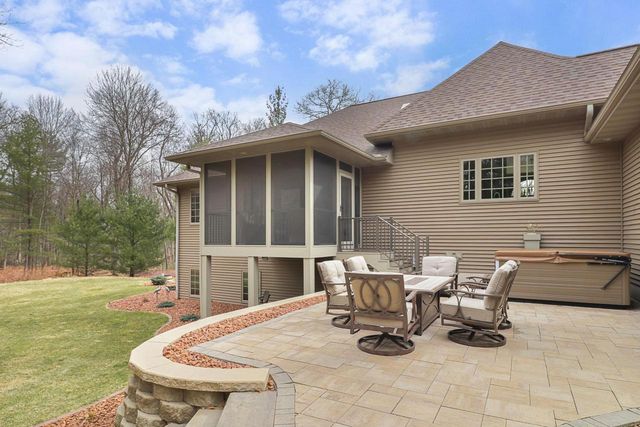 S2051 Park Lane Circle, Reedsburg, WI 53959