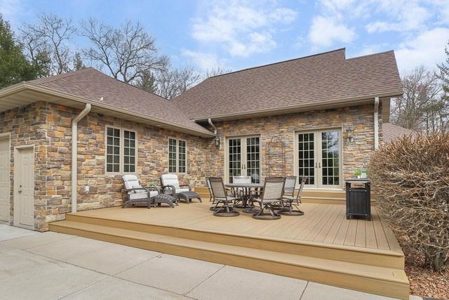 S2051 Park Lane Circle, Reedsburg, WI 53959