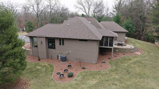 S2051 Park Lane Circle, Reedsburg, WI 53959