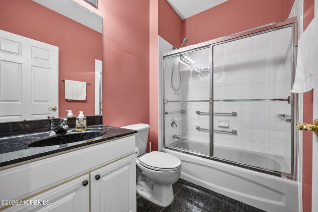 11 Narrowbrook Court, Manalapan, NJ 07726