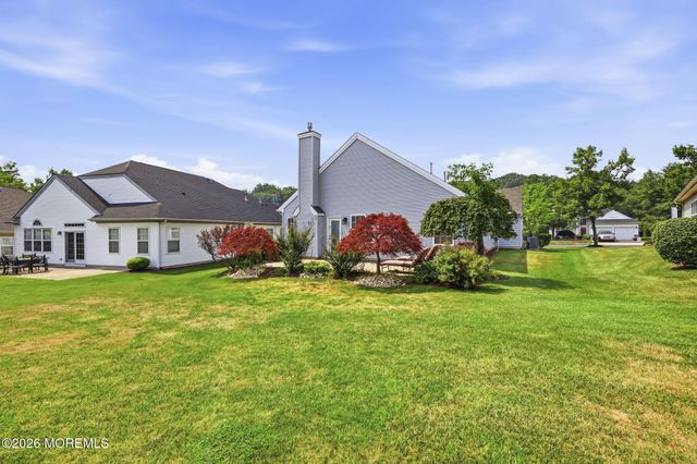 11 Narrowbrook Court, Manalapan, NJ 07726