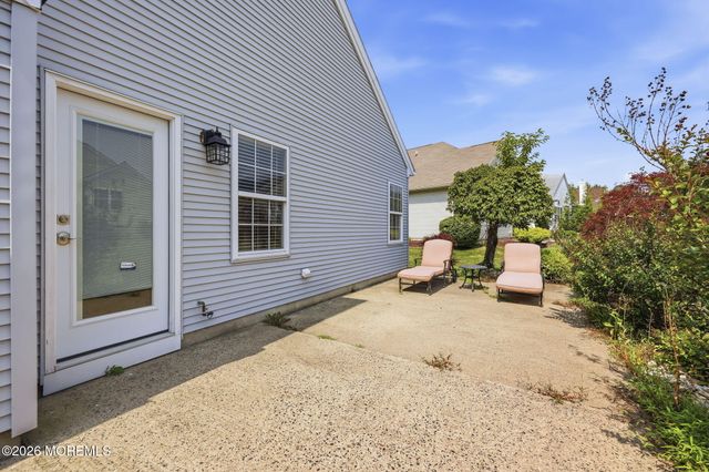 11 Narrowbrook Court, Manalapan, NJ 07726