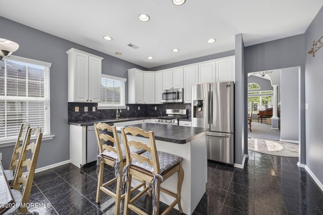 11 Narrowbrook Court, Manalapan, NJ 07726