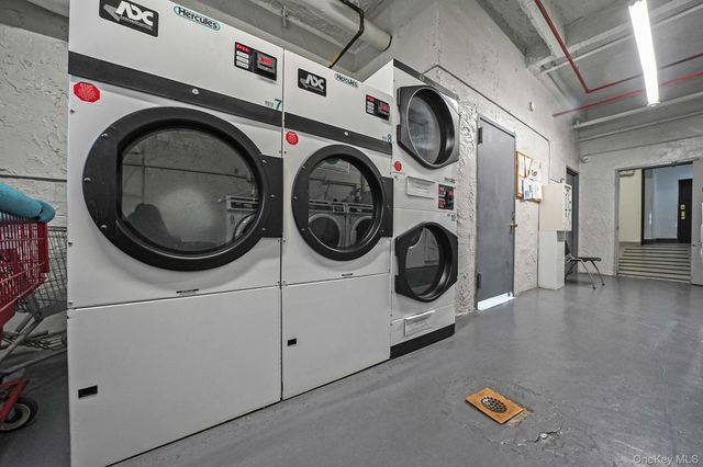 65-15 Alderton Street 1G, Rego Park, NY 11374