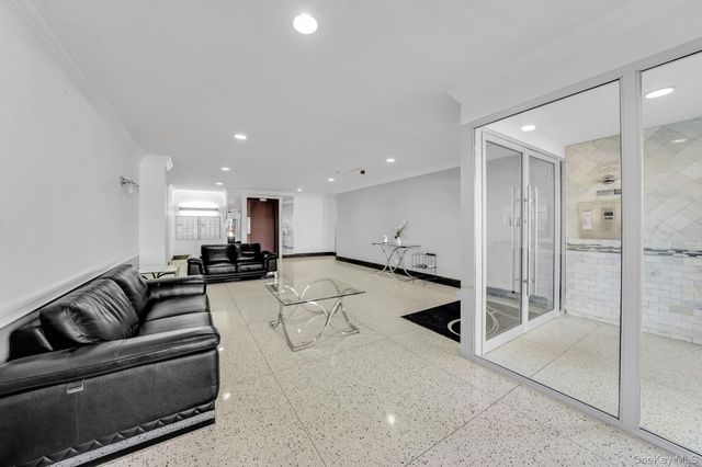 65-15 Alderton Street 1G, Rego Park, NY 11374