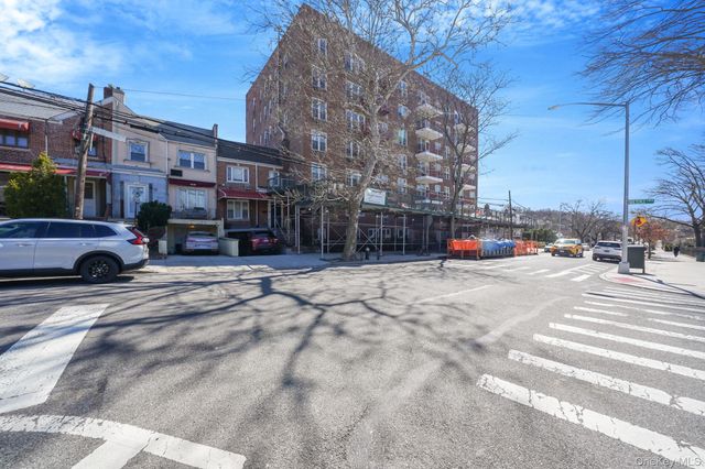 65-15 Alderton Street 1G, Rego Park, NY 11374