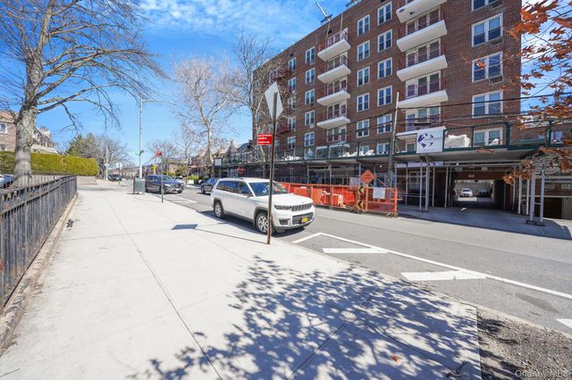 65-15 Alderton Street 1G, Rego Park, NY 11374