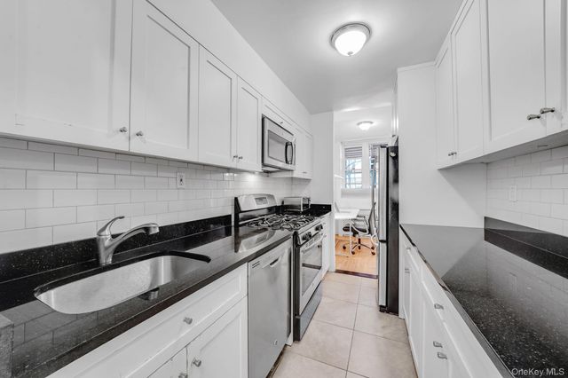 65-15 Alderton Street 1G, Rego Park, NY 11374