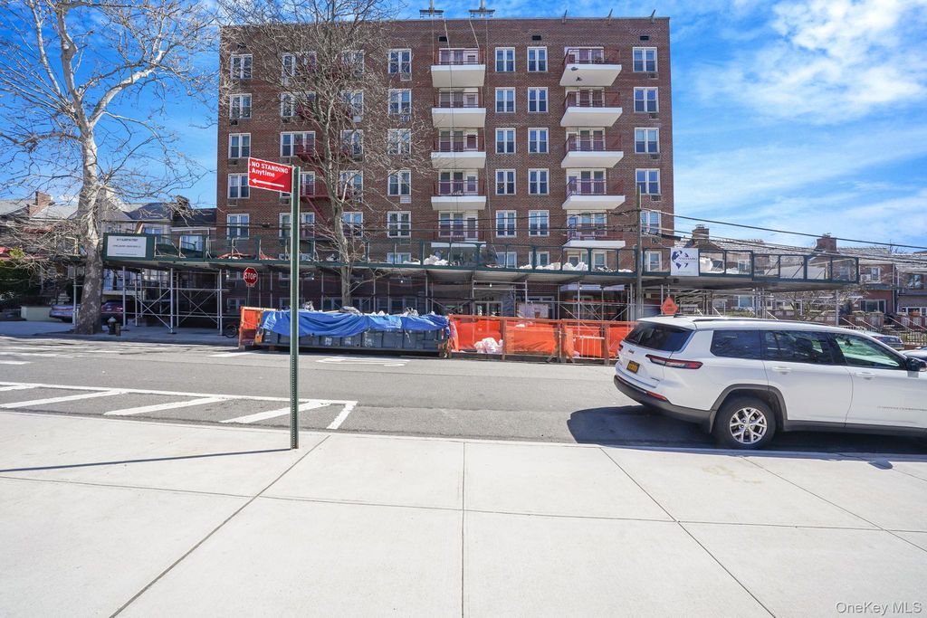 65-15 Alderton Street 1G, Rego Park, NY 11374