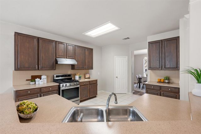 1607 SOMERSET CANYON LN, Cedar Park, TX 78613